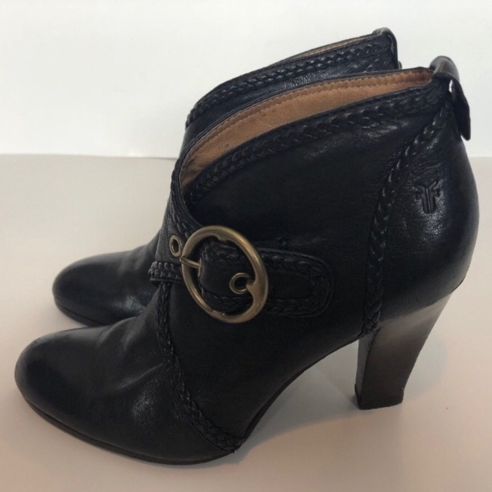 FRYE Vicki Booties 7.5